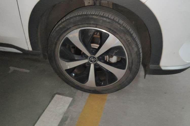 Used BYD Song PLUS New Energy 2021 DM-i 110KM Flagship Model Right Front Wheel Hub