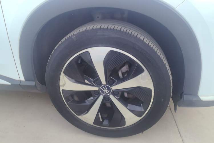 Used BYD Song PLUS New Energy 2021 DM-i 110KM Flagship PLUS Right Front Wheel Hub