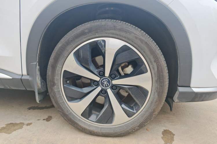 Used BYD Song PLUS New Energy 2021 DM-i 110KM Flagship Model Right Front Wheel Hub