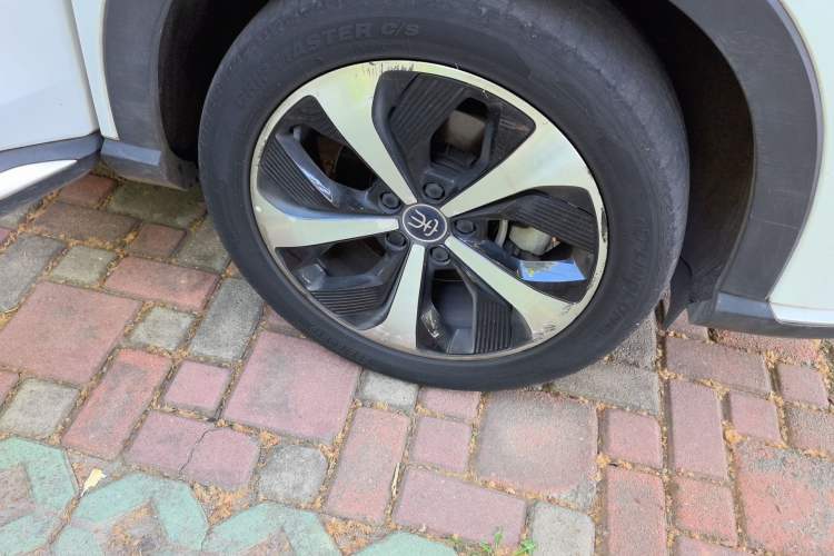 Used BYD Song PLUS New Energy 2021 DM-i 110KM Flagship Model Right Front Wheel Hub