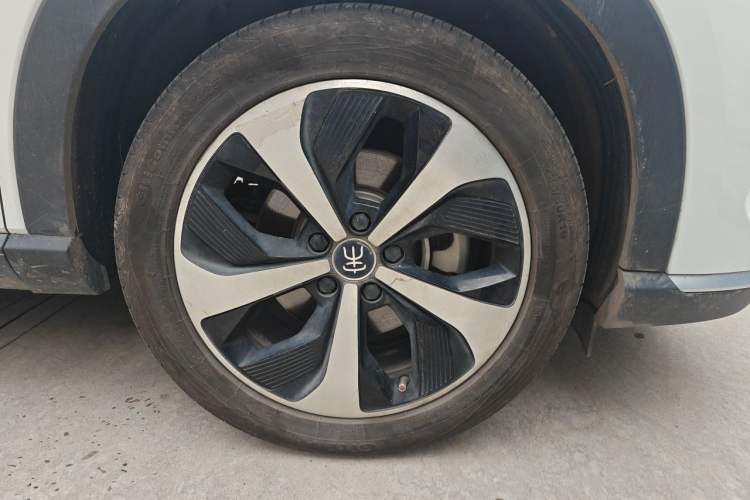 Used BYD Song PLUS New Energy 2021 DM-i 110KM Flagship PLUS 5G Edition Right Front Wheel Hub
