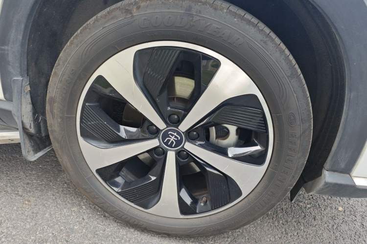 Used BYD Song PLUS New Energy 2021 DM-i 110KM Flagship Model Right Front Wheel Hub