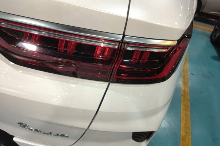 Used BYD Song PLUS New Energy 2021 DM-i 51KM Prestige Model Right Rear Taillight