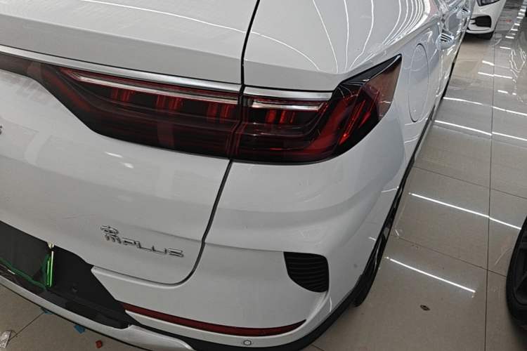 Used BYD Song PLUS New Energy 2021 DM-i 110KM Flagship PLUS Right Rear Taillight