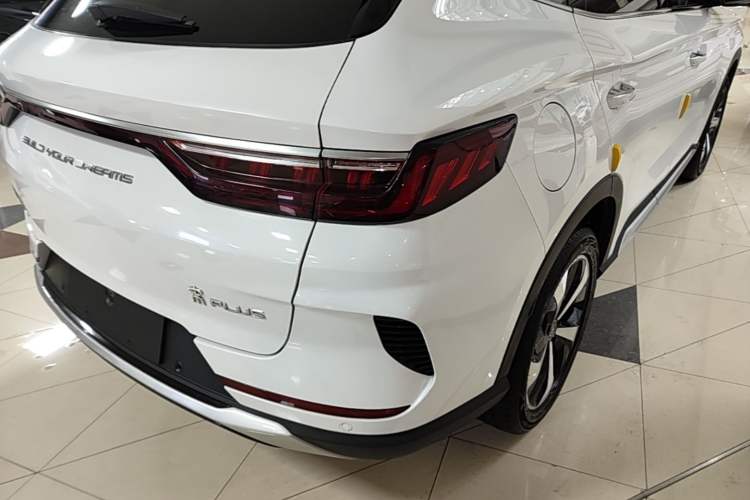 Used BYD Song PLUS New Energy 2021 DM-i 100KM Four-Wheel Drive Flagship PLUS Right Rear Taillight