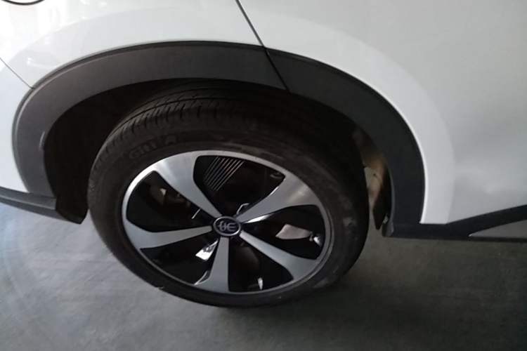 Used BYD Song PLUS New Energy 2021 DM-i 110KM Flagship PLUS Right Rear Wheel Hub