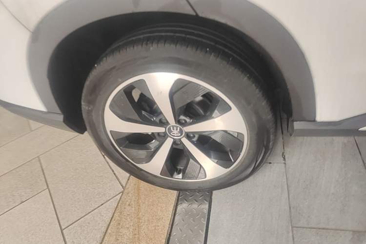 Used BYD Song PLUS New Energy 2021 DM-i 51KM Prestige Model Right Rear Wheel Hub