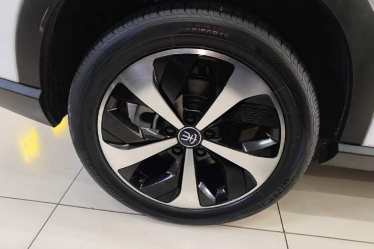Used BYD Song PLUS New Energy 2021 EV Flagship Model Right Rear Wheel Hub