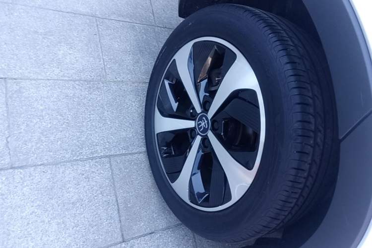 Used BYD Song PLUS New Energy 2021 DM-i 110KM Flagship PLUS Right Rear Wheel Hub