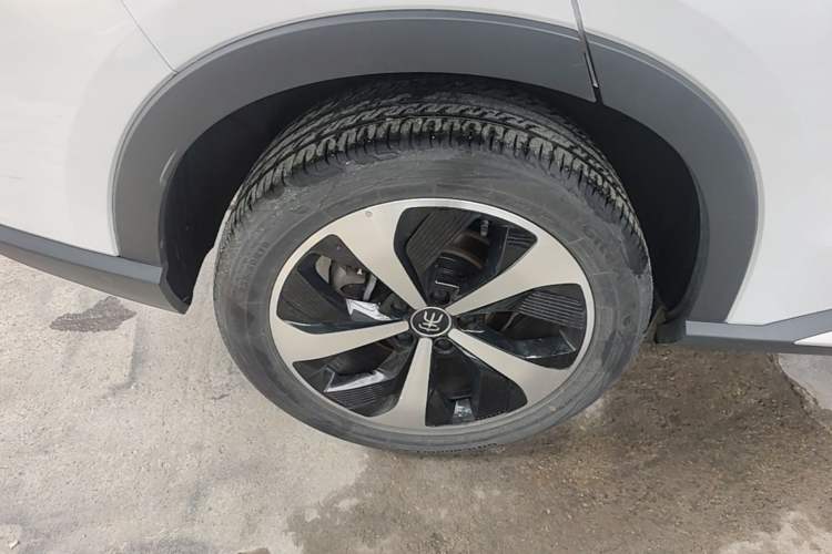 Used BYD Song PLUS New Energy 2021 EV Deluxe Model Right Rear Wheel Hub