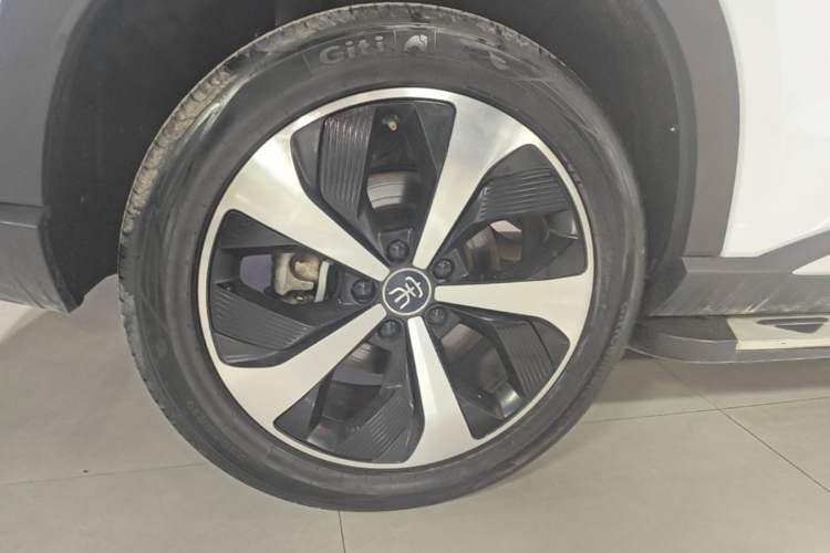 Used BYD Song PLUS New Energy 2021 DM-i 51KM Prestige Model Right Rear Wheel Hub