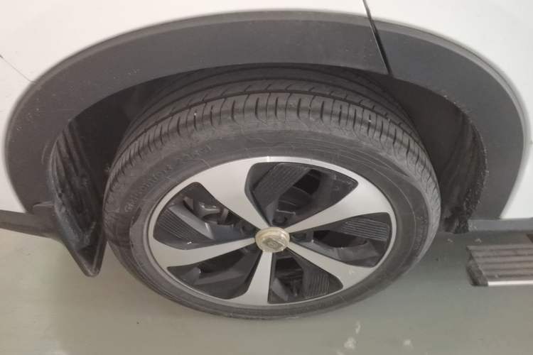 Used BYD Song PLUS New Energy 2021 DM-i 51KM Prestige Model Right Rear Wheel Hub