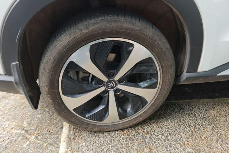Used BYD Song PLUS New Energy 2021 EV Deluxe Model Right Rear Wheel Hub