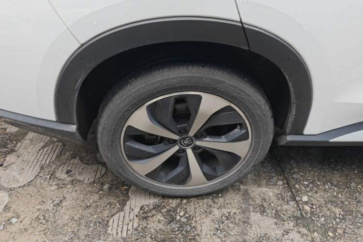 Used BYD Song PLUS New Energy 2021 DM-i 51KM Prestige Model Right Rear Wheel Hub