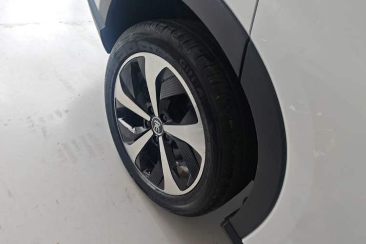 Used BYD Song PLUS New Energy 2021 DM-i 110KM Flagship PLUS Right Rear Wheel Hub