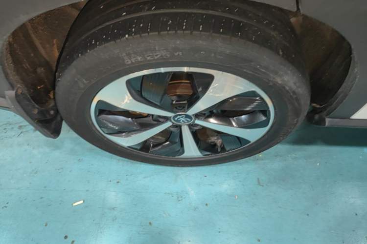 Used BYD Song PLUS New Energy 2021 DM-i 51KM Prestige Model Right Rear Wheel Hub