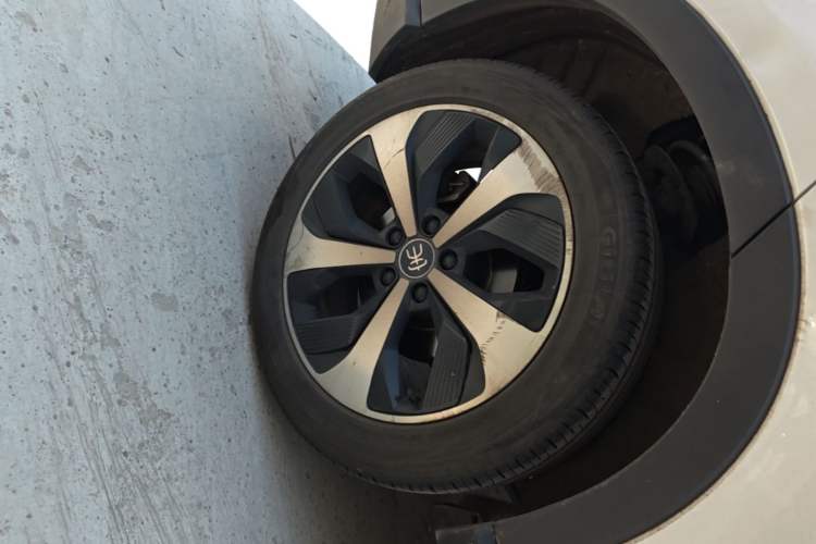Used BYD Song PLUS New Energy 2021 DM-i 110KM Flagship Model Right Rear Wheel Hub