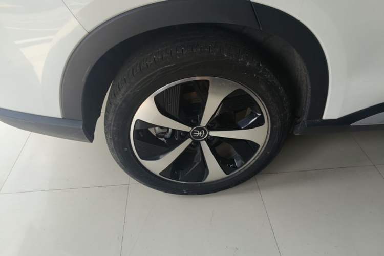 Used BYD Song PLUS New Energy 2021 DM-i 110KM Flagship PLUS Right Rear Wheel Hub
