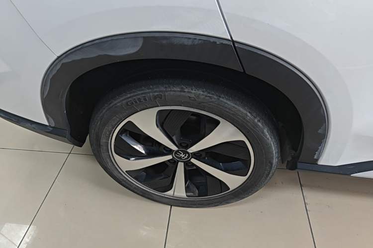 Used BYD Song PLUS New Energy 2021 DM-i 110KM Flagship PLUS Right Rear Wheel Hub