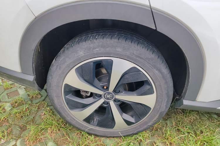 Used BYD Song PLUS New Energy 2021 EV Flagship Model Right Rear Wheel Hub