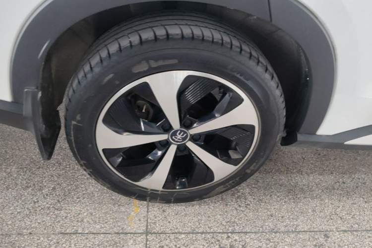 Used BYD Song PLUS New Energy 2021 DM-i 110KM Flagship Model Right Rear Wheel Hub