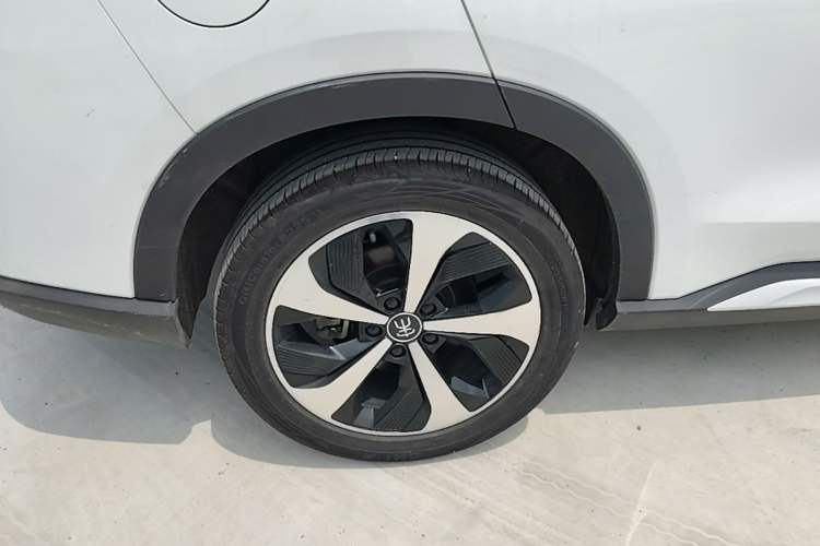 Used BYD Song PLUS New Energy 2021 DM-i 51KM Prestige Model Right Rear Wheel Hub