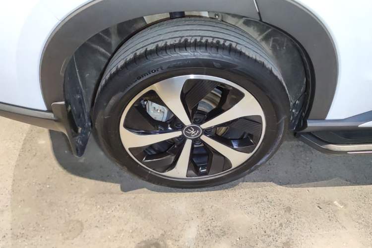 Used BYD Song PLUS New Energy 2021 DM-i 51KM Prestige Model Right Rear Wheel Hub