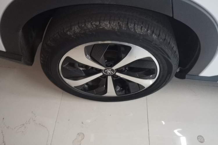 Used BYD Song PLUS New Energy 2021 DM-i 110KM Flagship PLUS Right Rear Wheel Hub