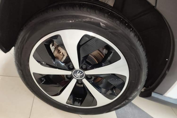 Used BYD Song PLUS New Energy 2021 DM-i 100KM Four-Wheel Drive Flagship PLUS Right Rear Wheel Hub