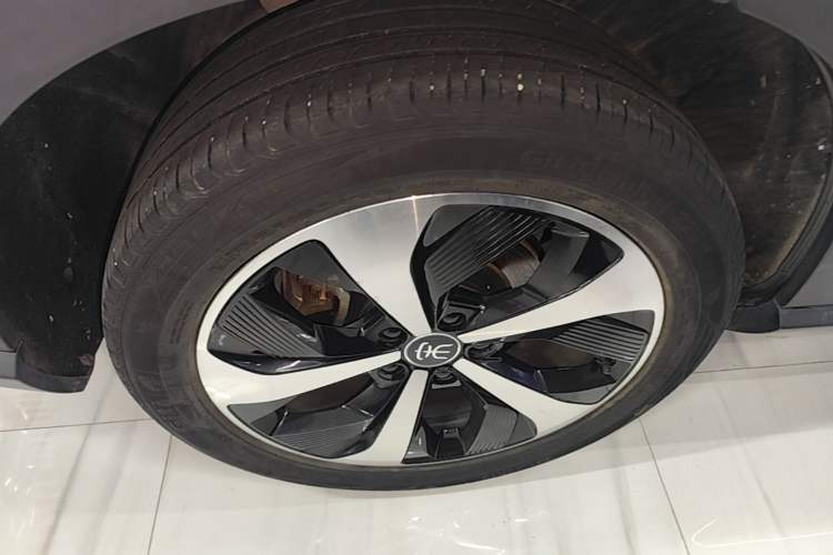 Used BYD Song PLUS New Energy 2021 DM-i 51KM Prestige Model Right Rear Wheel Hub