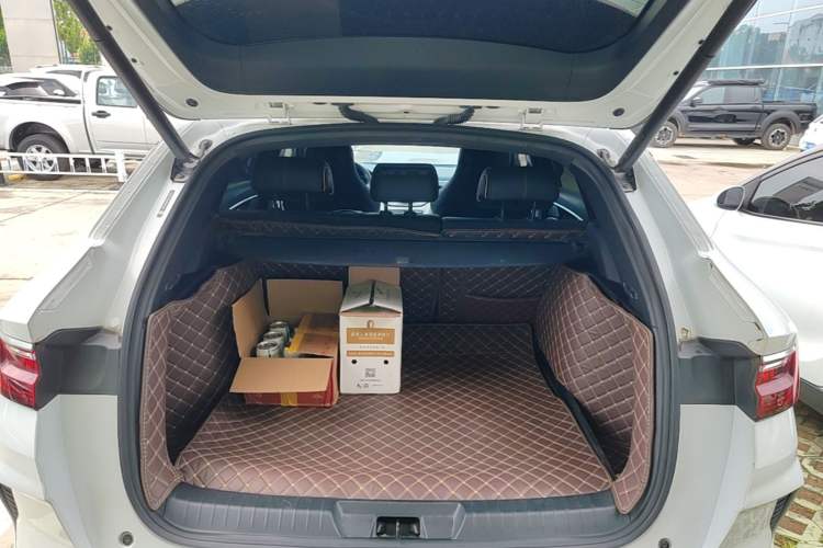Used BYD Song PLUS New Energy 2021 EV Flagship Model Trunk