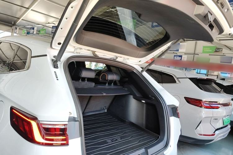 Used BYD Song PLUS New Energy 2021 EV Flagship Model Trunk