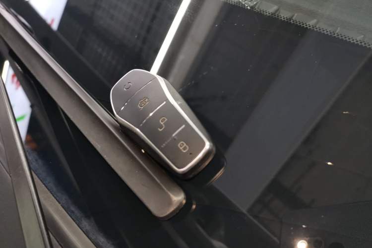 Used BYD Song PLUS New Energy 2021 DM-i 100KM Four-Wheel Drive Flagship PLUS Vehicle Key