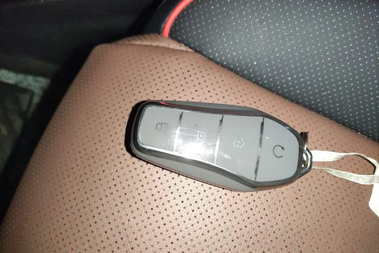 Used BYD Song PLUS New Energy 2021 DM-i 100KM Four-Wheel Drive Flagship PLUS Vehicle Key