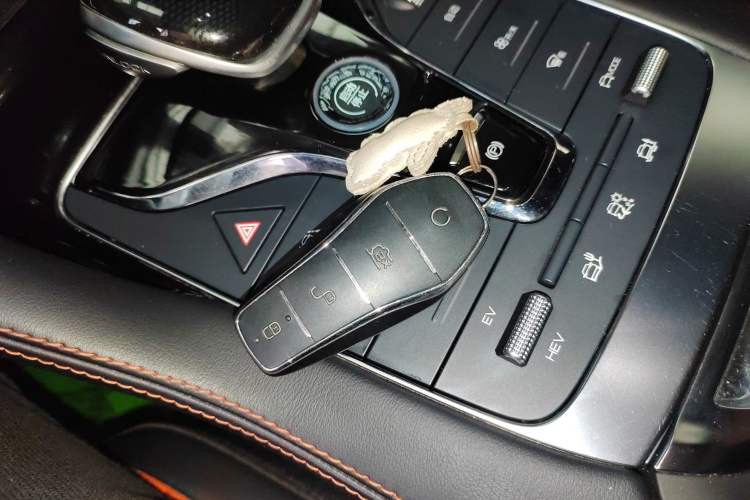 Used BYD Song PLUS New Energy 2021 DM-i 100KM Four-Wheel Drive Flagship PLUS Vehicle Key