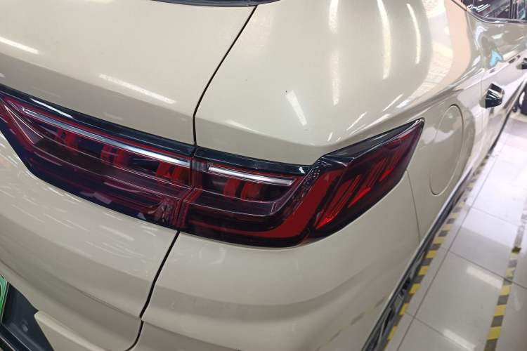 Used BYD Song PLUS New Energy 2021 DM-i 110KM Flagship Model Exterior 6