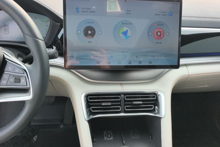Used BYD Song PLUS New Energy 2023 Champion Edition DM-i 150KM Flagship PLUS 5G Audio And AC Panel