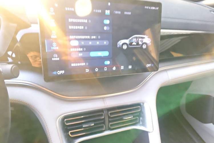 Used BYD Song PLUS New Energy 2023 Champion Edition EV 520KM Prestige Model Audio And AC Panel