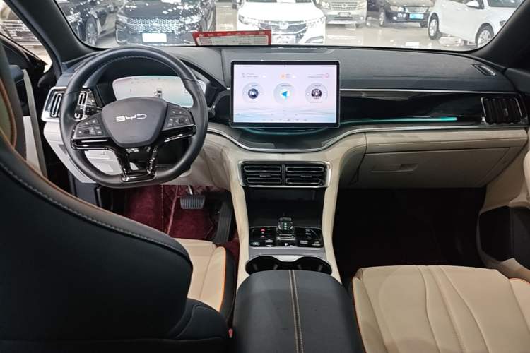 Used BYD Song PLUS New Energy 2023 Champion Edition DM-i 110KM Flagship Model Center Console