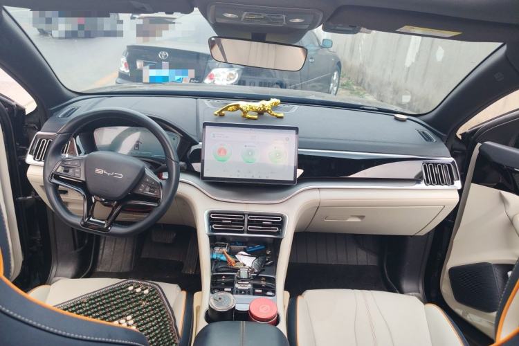 Used BYD Song PLUS New Energy 2023 Champion Edition DM-i 110KM Flagship Model Center Console