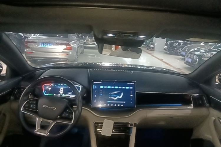 Used BYD Song PLUS New Energy 2023 Champion Edition DM-i 110KM Flagship PLUS Center Console
