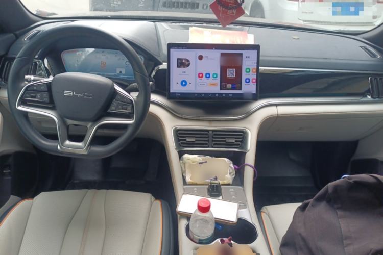 Used BYD Song PLUS New Energy 2023 Champion Edition DM-i 110KM Flagship PLUS Center Console