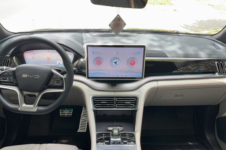 Used BYD Song PLUS New Energy 2023 Champion Edition DM-i 110KM Flagship PLUS Center Console