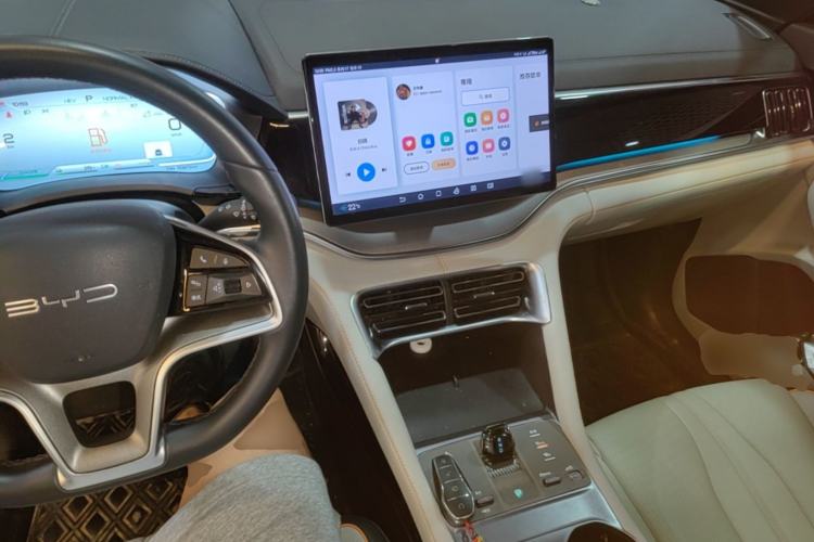 Used BYD Song PLUS New Energy 2023 Champion Edition DM-i 110KM Flagship PLUS Center Console