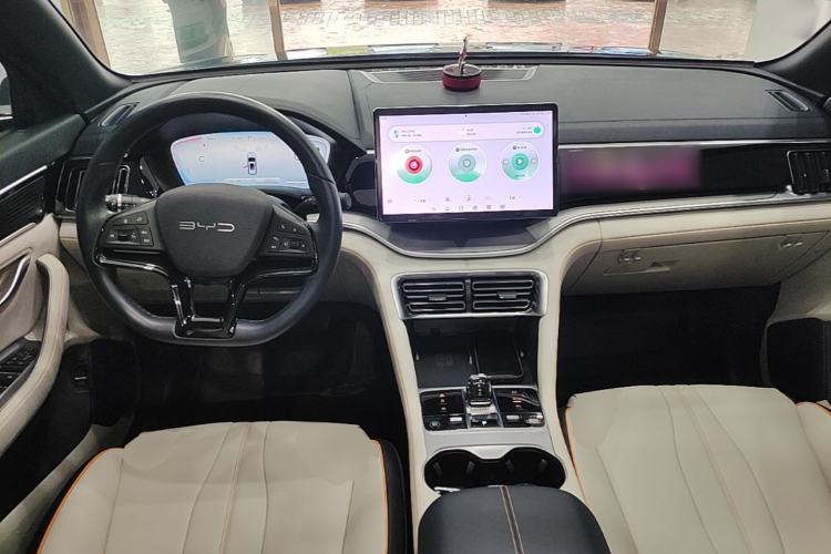 Used BYD Song PLUS New Energy 2023 Champion Edition EV 520KM Prestige Model Center Console