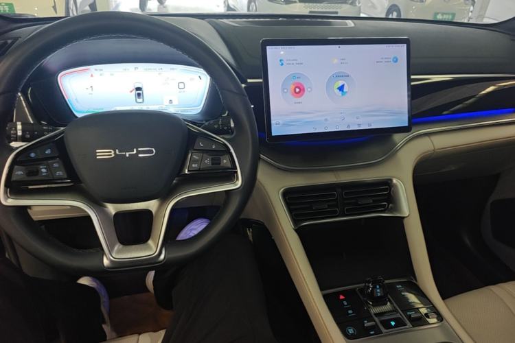Used BYD Song PLUS New Energy 2023 Champion Edition DM-i 110KM Flagship PLUS Center Console