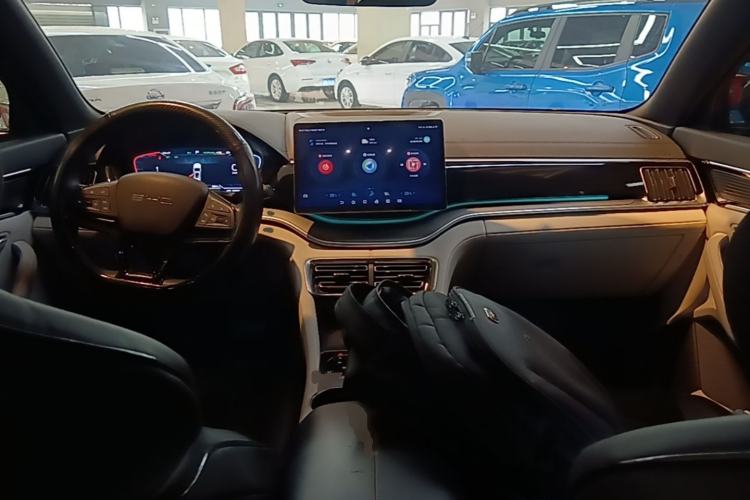 Used BYD Song PLUS New Energy 2023 Champion Edition DM-i 110KM Flagship Model Center Console