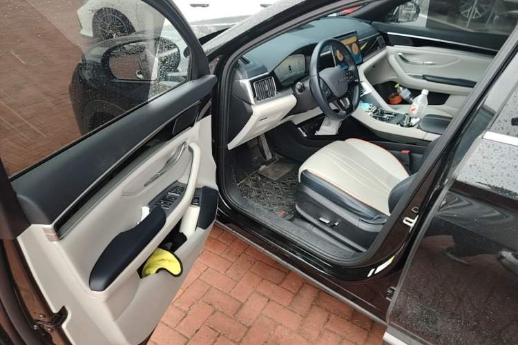 Used BYD Song PLUS New Energy 2023 Champion Edition DM-i 110KM Flagship Model Driver Seat