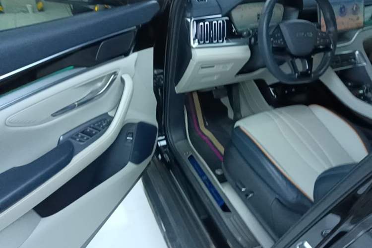 Used BYD Song PLUS New Energy 2023 Champion Edition DM-i 110KM Flagship Model Driver Seat