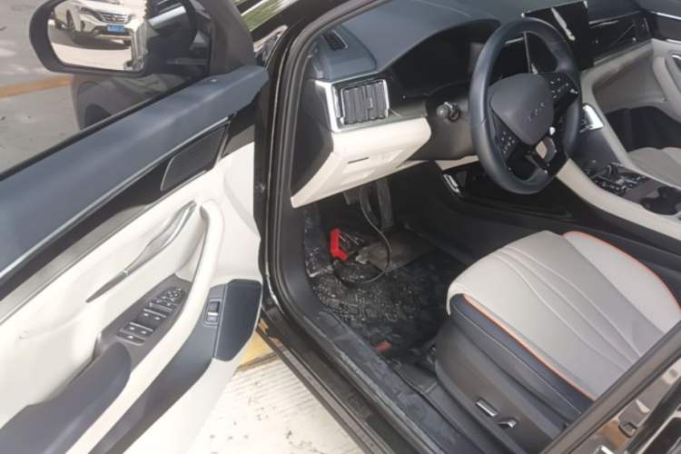 Used BYD Song PLUS New Energy 2023 Champion Edition DM-i 110KM Flagship Model Driver Seat